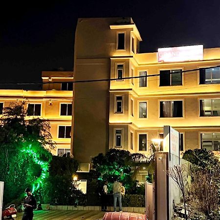 Airport Hotel The Grand Shoba New Delhi Bagian luar foto
