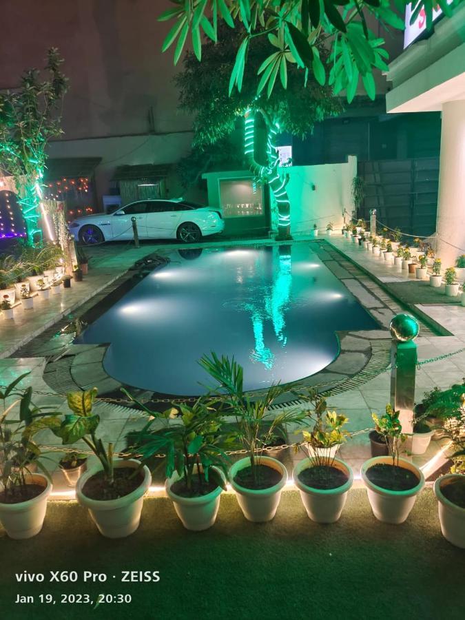 Airport Hotel The Grand Shoba New Delhi Bagian luar foto