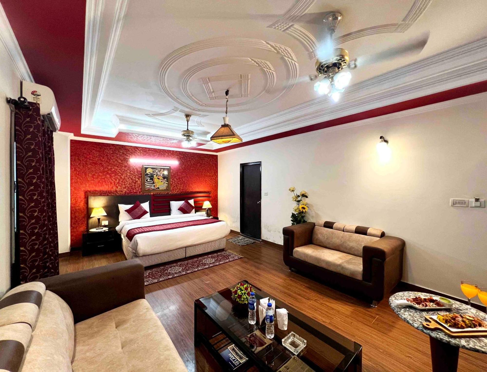 Airport Hotel The Grand Shoba New Delhi Bagian luar foto