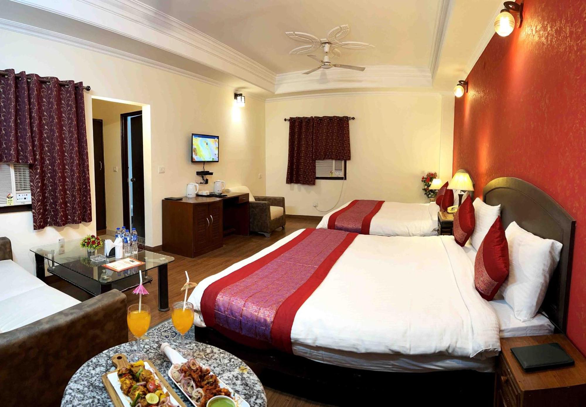 Airport Hotel The Grand Shoba New Delhi Bagian luar foto