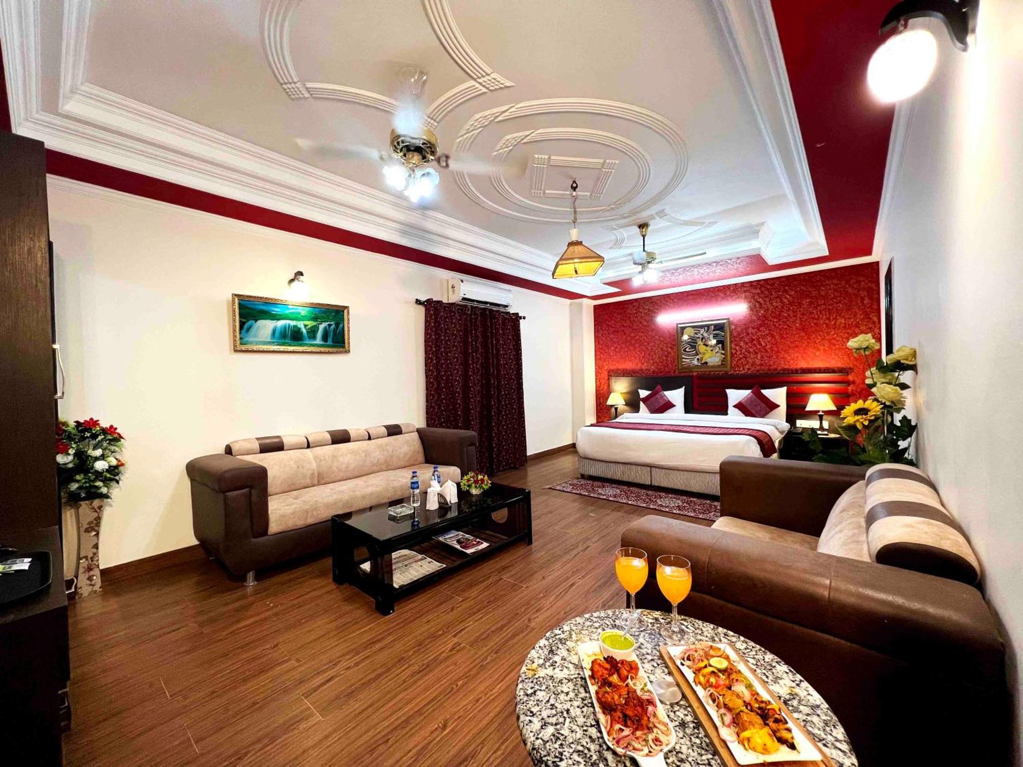 Airport Hotel The Grand Shoba New Delhi Bagian luar foto